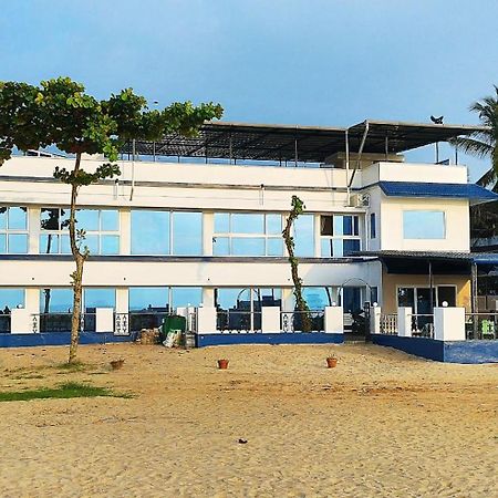 Alappuzha Alleppey Holiday Beach Resort מראה חיצוני תמונה