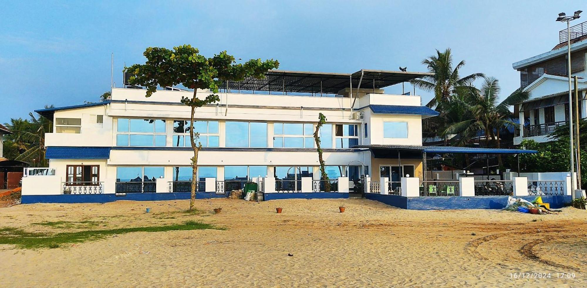 Alappuzha Alleppey Holiday Beach Resort מראה חיצוני תמונה
