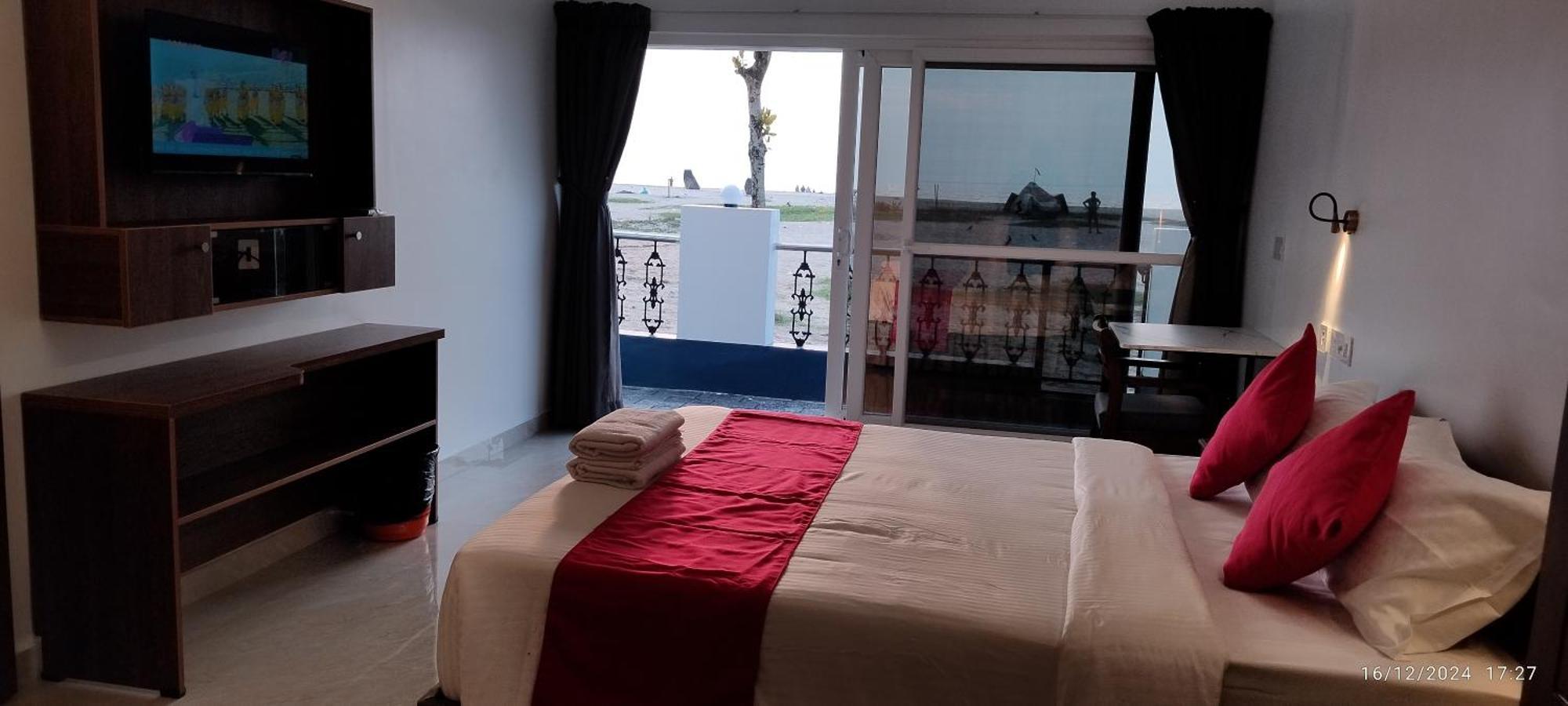 Alappuzha Alleppey Holiday Beach Resort מראה חיצוני תמונה