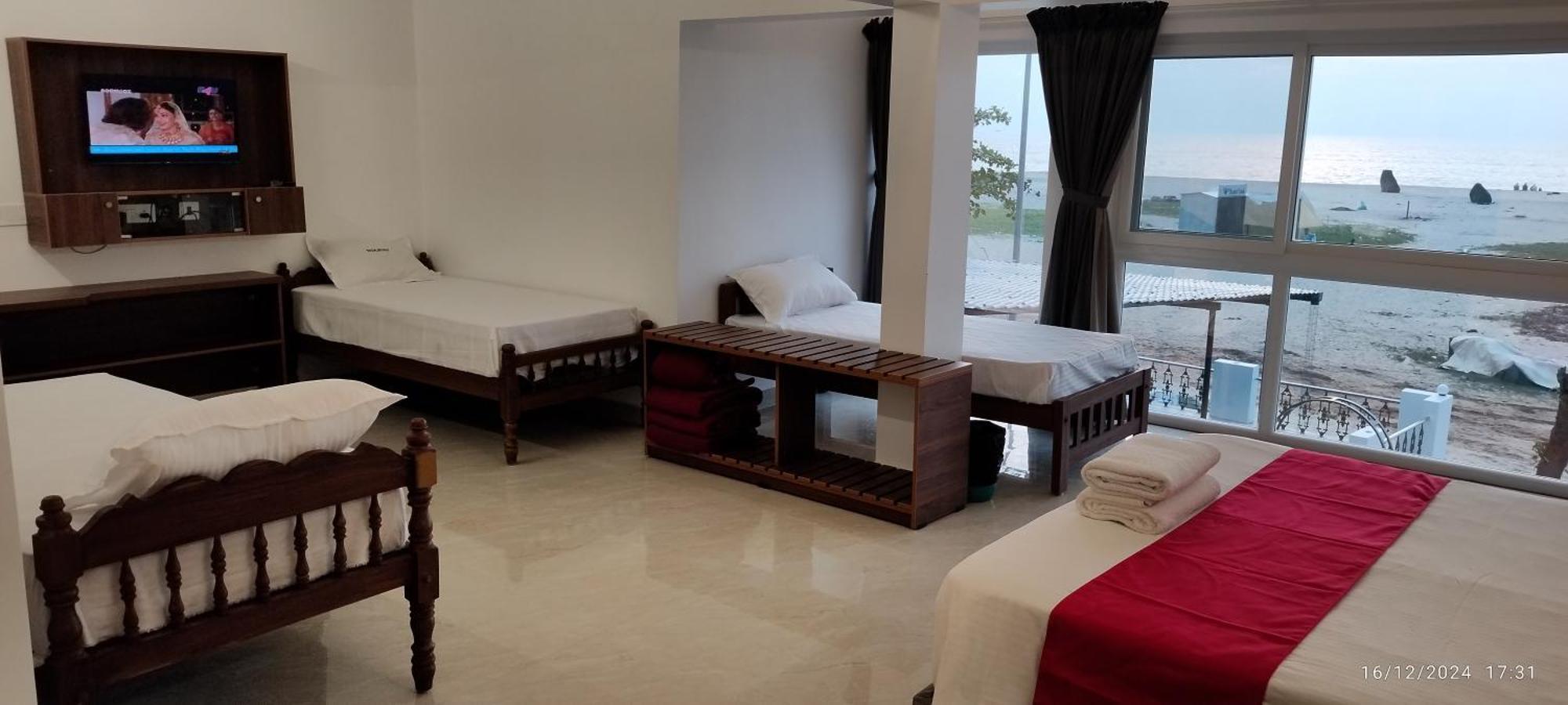 Alappuzha Alleppey Holiday Beach Resort מראה חיצוני תמונה