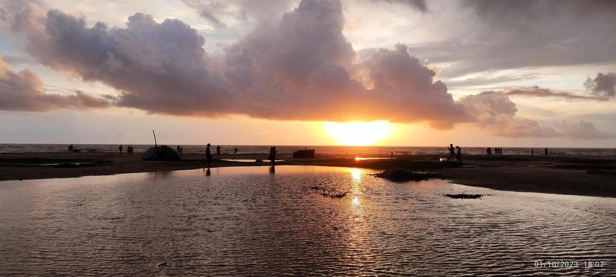 Alappuzha Alleppey Holiday Beach Resort מראה חיצוני תמונה