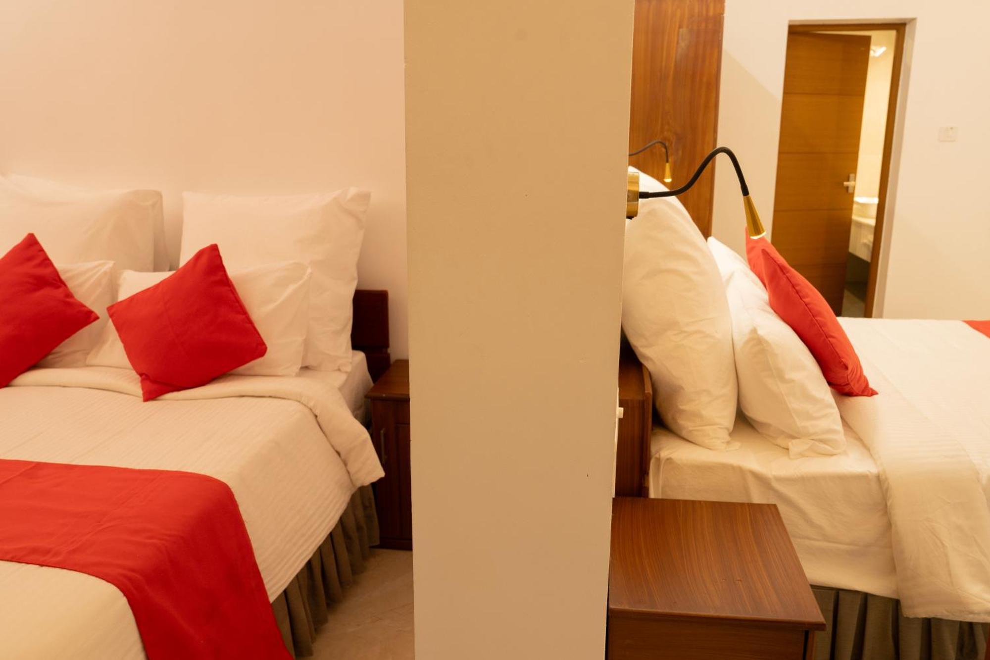 Alappuzha Alleppey Holiday Beach Resort מראה חיצוני תמונה