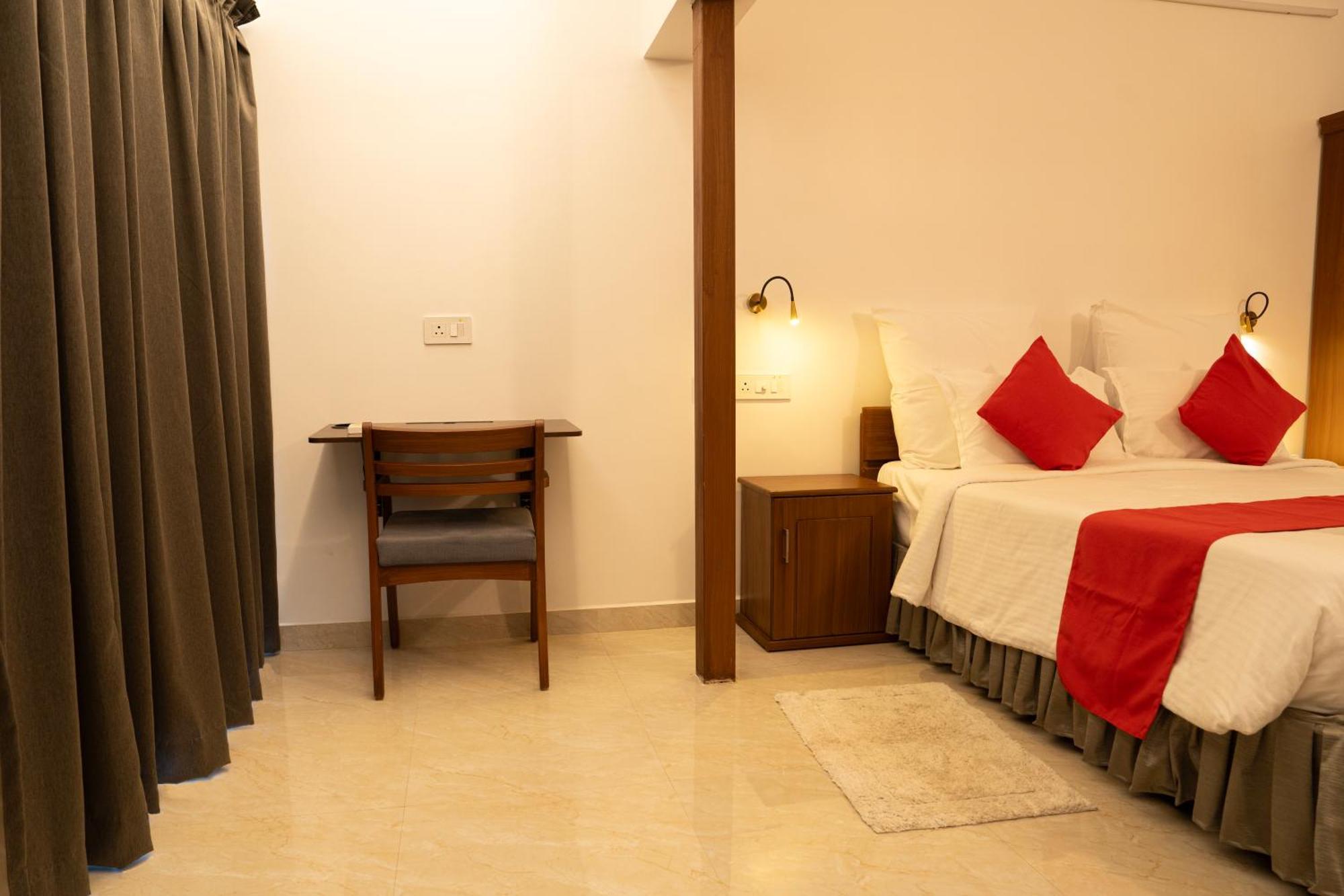 Alappuzha Alleppey Holiday Beach Resort מראה חיצוני תמונה