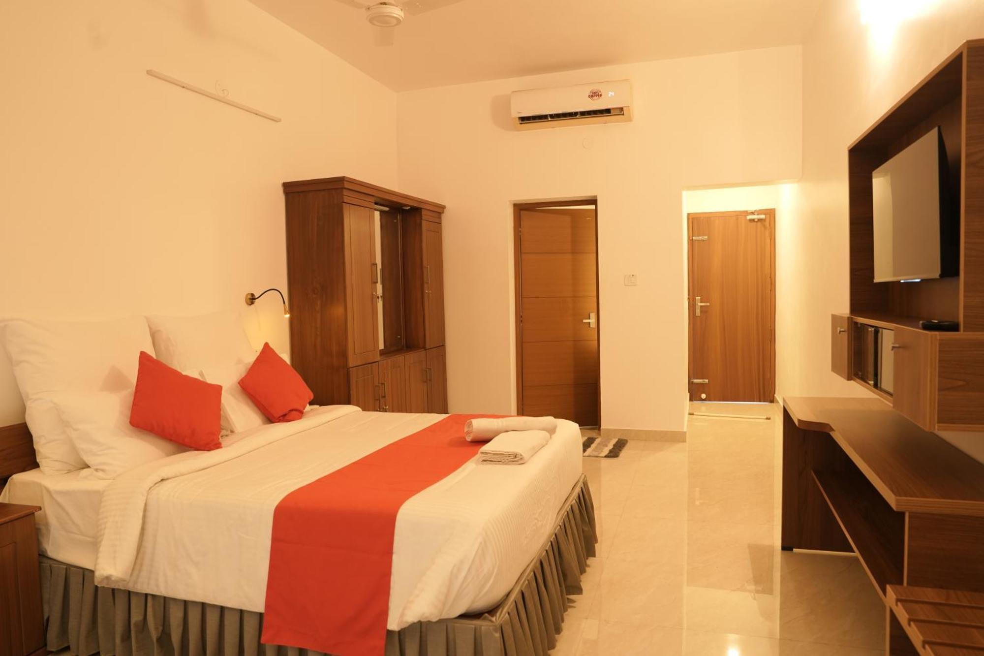Alappuzha Alleppey Holiday Beach Resort מראה חיצוני תמונה